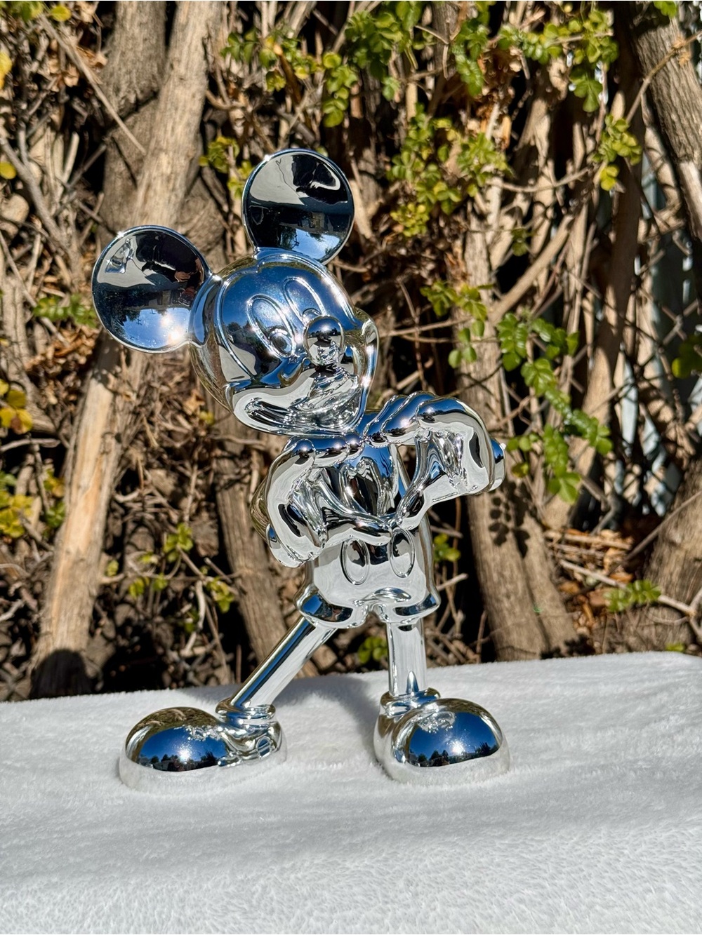 Mickey heart hands chrome figure 30cm - 11.8”